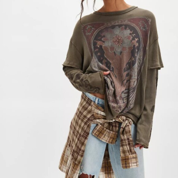 We The Free Shirt Womens Medium Green Fiona Twofer Long Sleeve Grungy Floral Tee - Picture 1 of 12